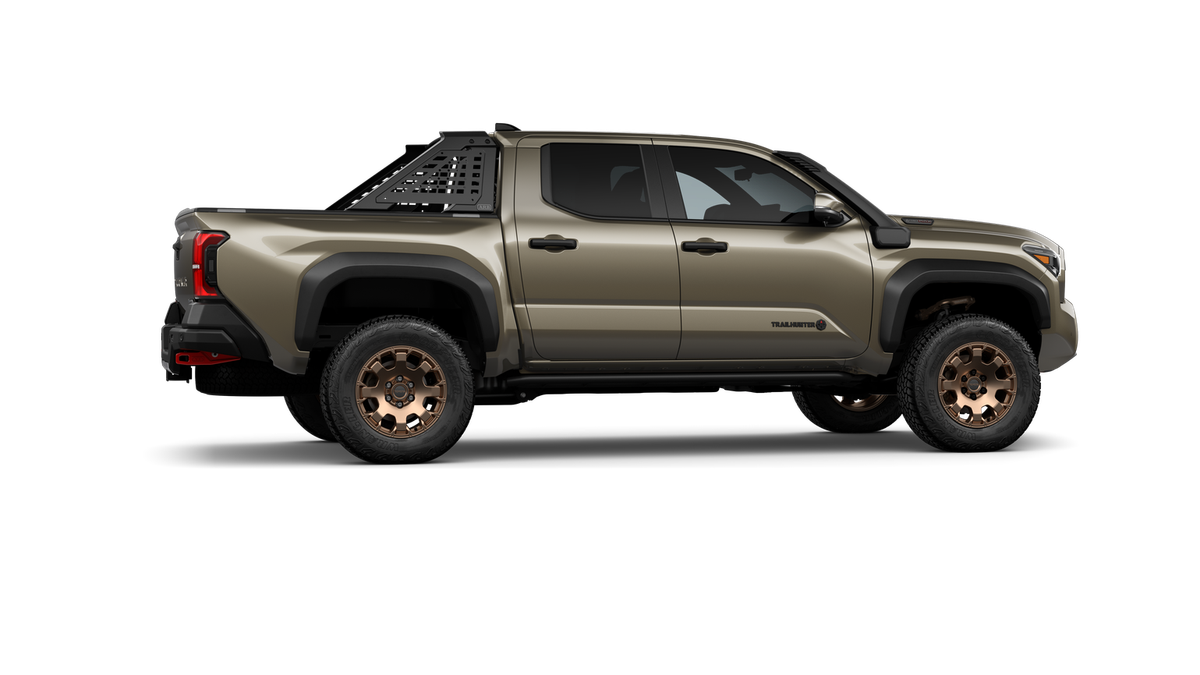 2026 Toyota Tacoma i-FORCE MAX Tacoma Trailhunter
