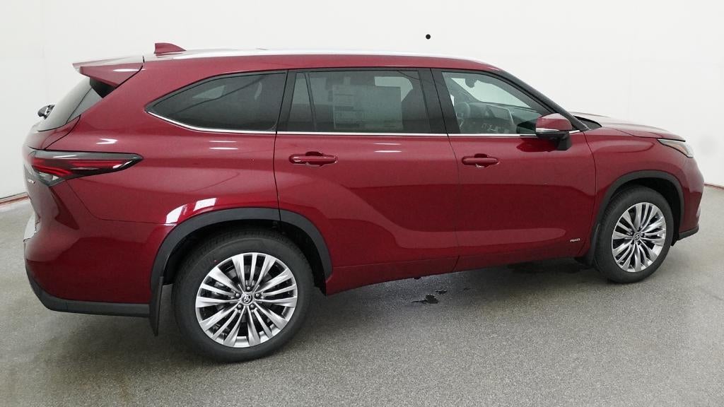 2026 Toyota Highlander Hybrid Platinum
