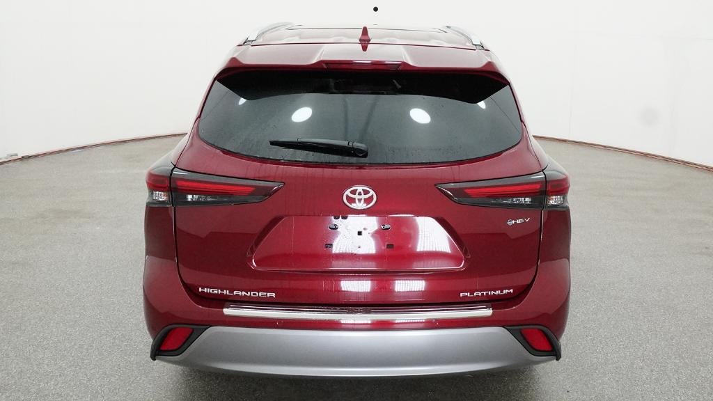 2026 Toyota Highlander Hybrid Platinum