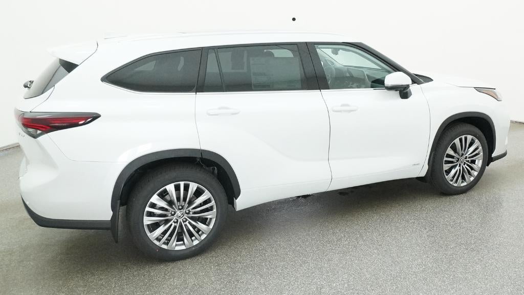 2026 Toyota Highlander Hybrid Platinum