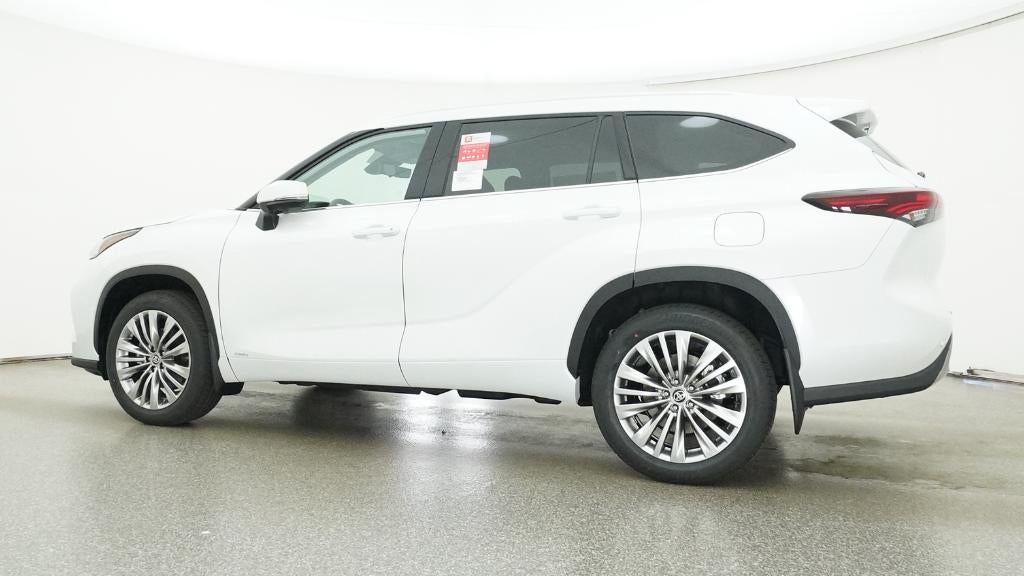 2026 Toyota Highlander Hybrid Platinum