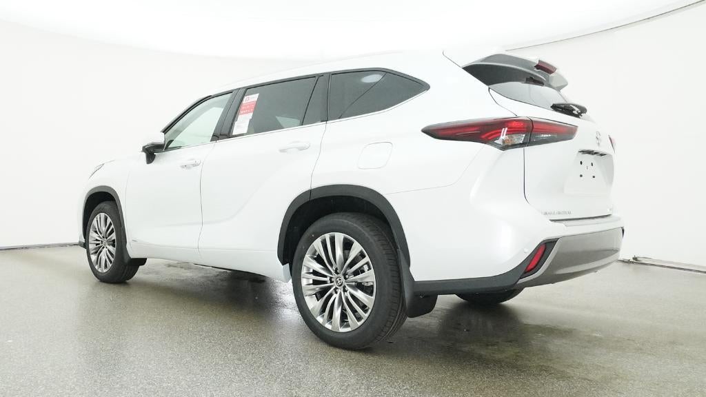 2026 Toyota Highlander Hybrid Platinum