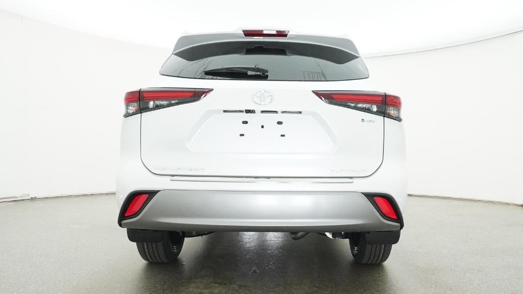 2026 Toyota Highlander Hybrid Platinum
