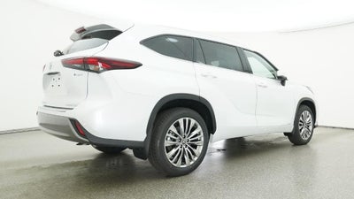 2026 Toyota Highlander Hybrid Platinum