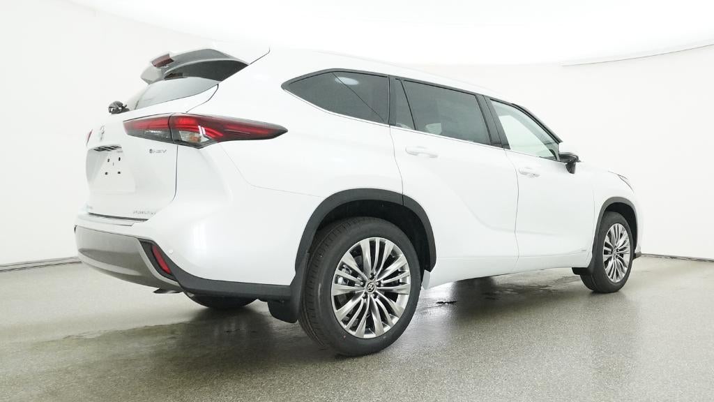 2026 Toyota Highlander Hybrid Platinum