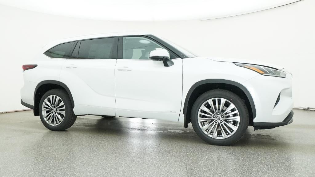 2026 Toyota Highlander Hybrid Platinum