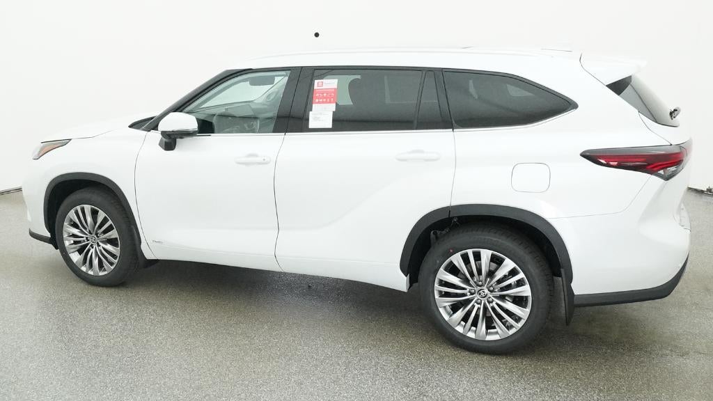 2026 Toyota Highlander Hybrid Platinum