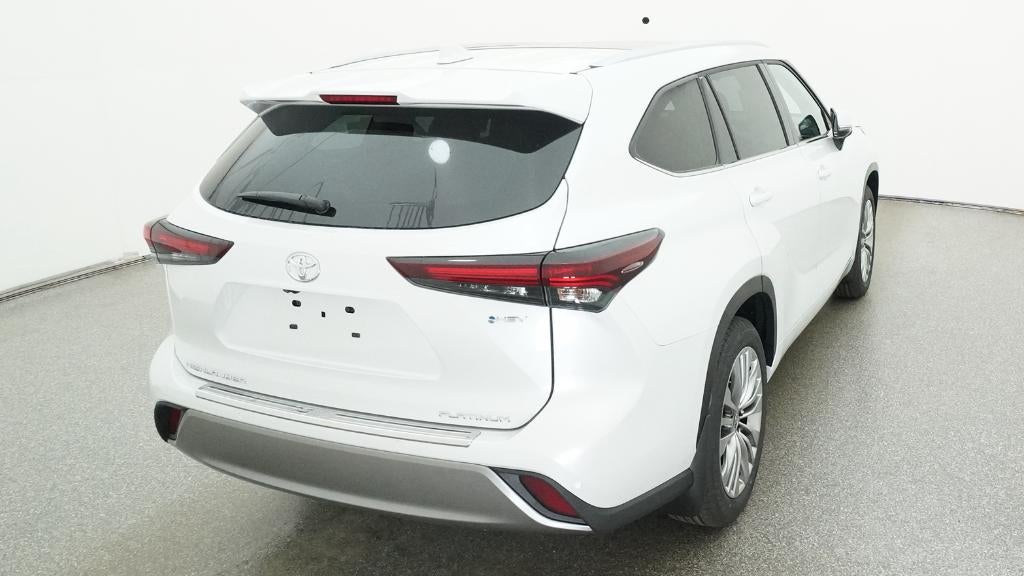 2026 Toyota Highlander Hybrid Platinum