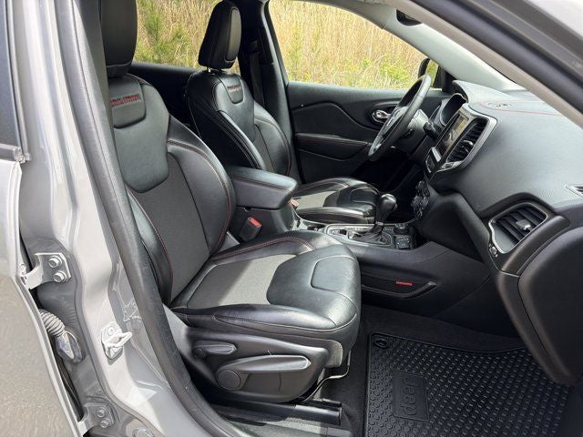 2023 Jeep Cherokee Trailhawk