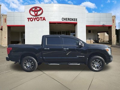 2021 Nissan Titan SV