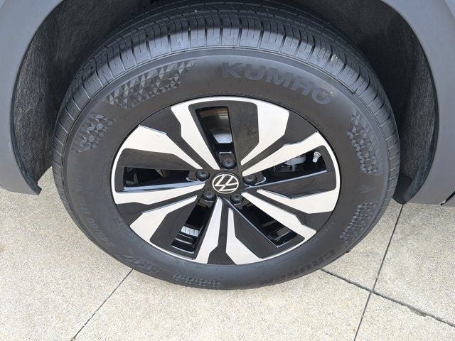 2025 Volkswagen Atlas 2.0T SE