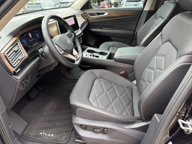 2025 Volkswagen Atlas 2.0T SE