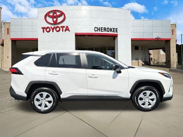 2025 Toyota RAV4 LE