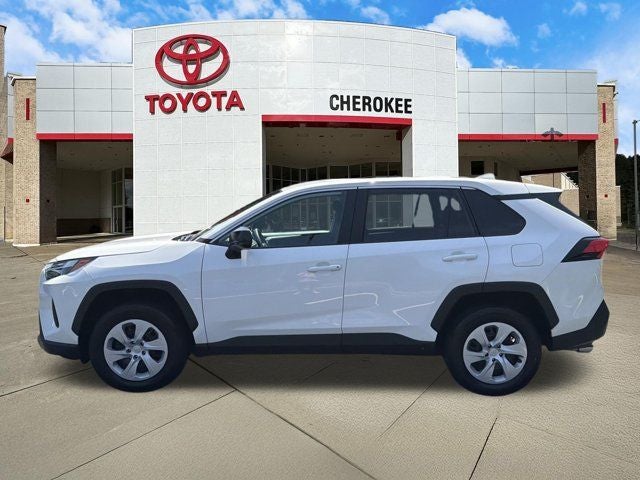 2025 Toyota RAV4 LE