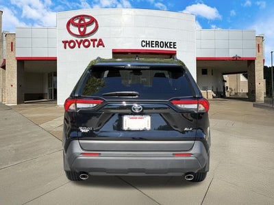 2025 Toyota RAV4 XLE