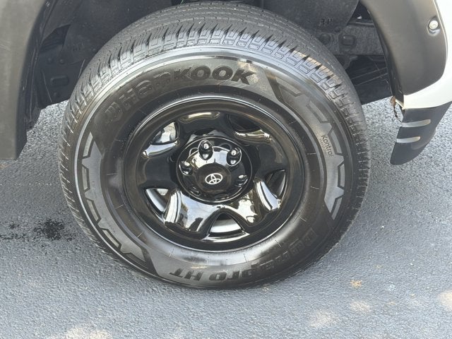 2023 Toyota Tacoma SR V6