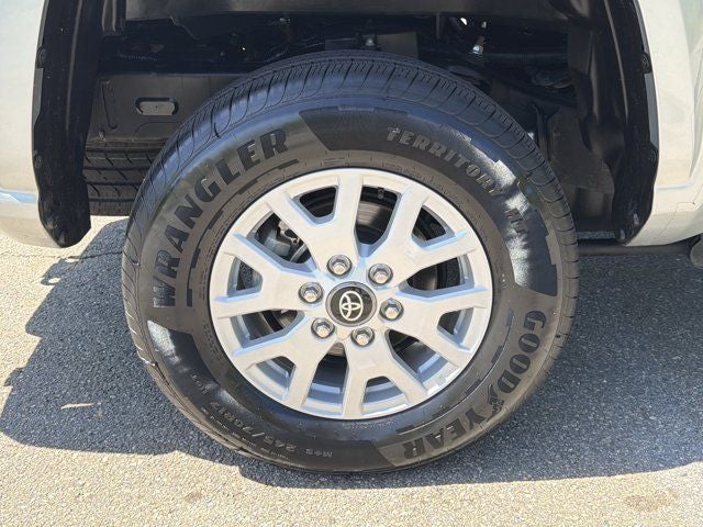 2024 Toyota Tacoma SR5