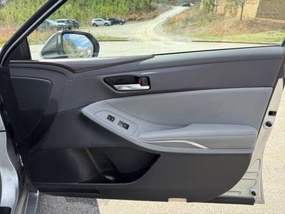 2020 Toyota Avalon Hybrid XLE Plus