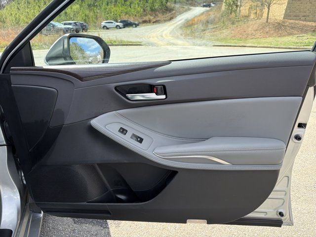 2020 Toyota Avalon Hybrid XLE Plus