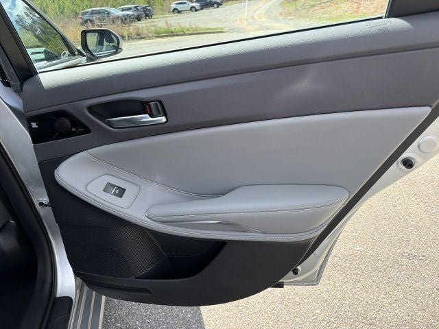 2020 Toyota Avalon Hybrid XLE Plus