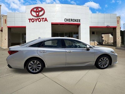 2020 Toyota Avalon Hybrid XLE Plus