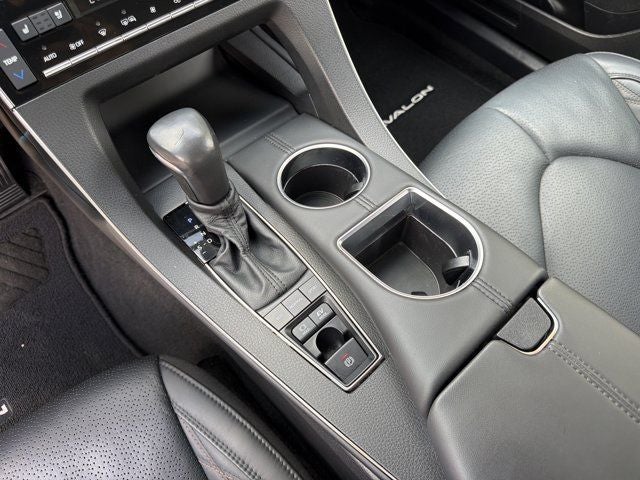 2021 Toyota Avalon Hybrid Limited