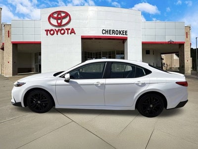 2025 Toyota Camry SE