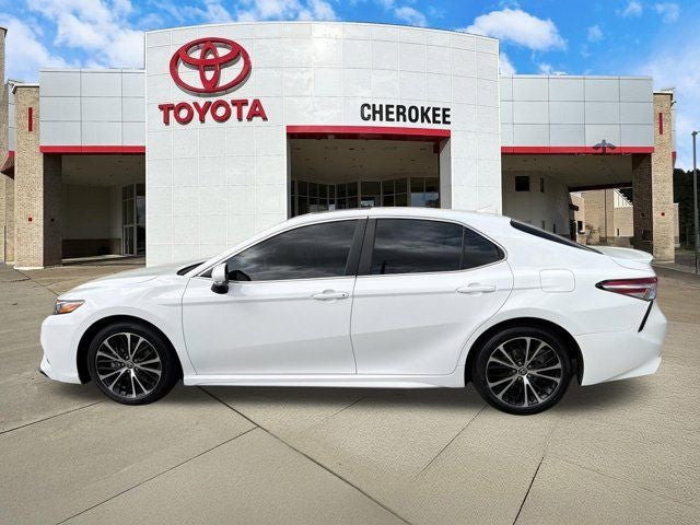 2020 Toyota Camry SE