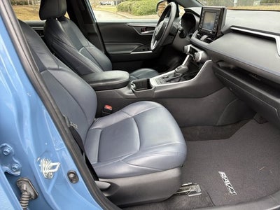 2022 Toyota RAV4 Hybrid SE