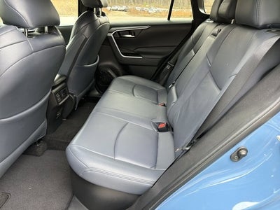 2022 Toyota RAV4 Hybrid SE