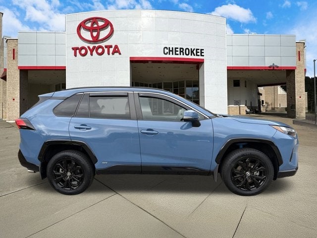 2022 Toyota RAV4 Hybrid SE