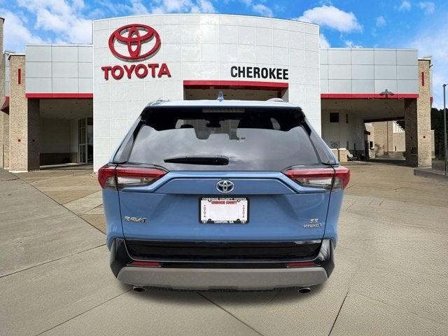 2022 Toyota RAV4 Hybrid SE
