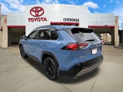 2022 Toyota RAV4 Hybrid SE