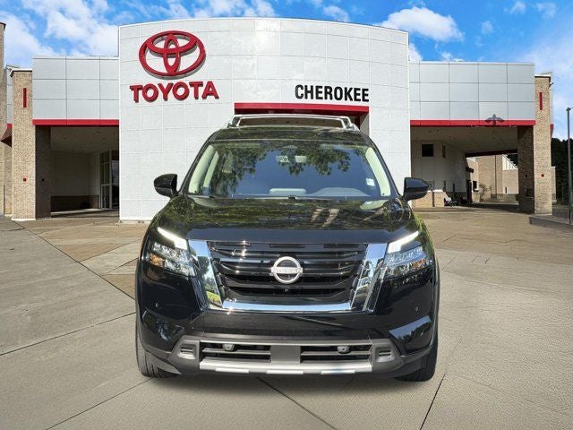 2025 Nissan Pathfinder SL