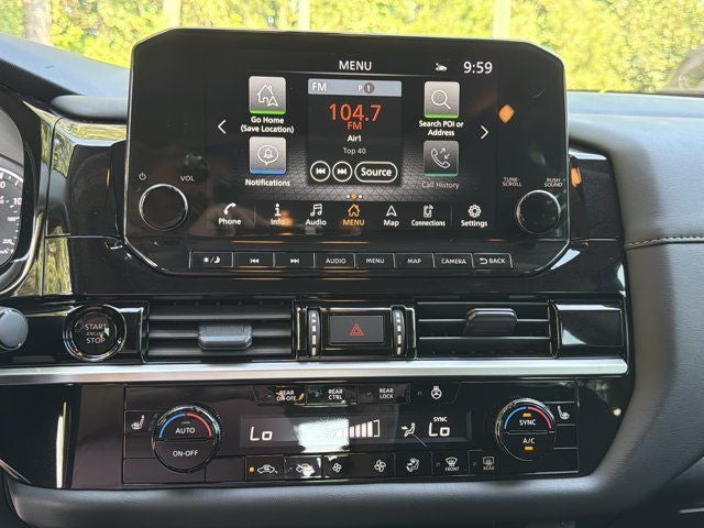 2025 Nissan Pathfinder SL