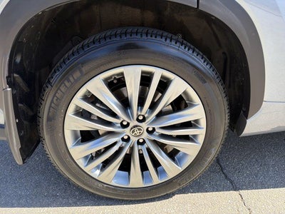 2021 Toyota Highlander Hybrid Platinum