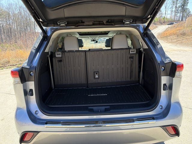 2021 Toyota Highlander Hybrid Platinum