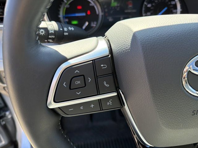 2021 Toyota Highlander Hybrid Platinum