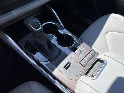 2021 Toyota Highlander Hybrid Platinum
