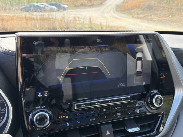 2021 Toyota Highlander Hybrid Platinum