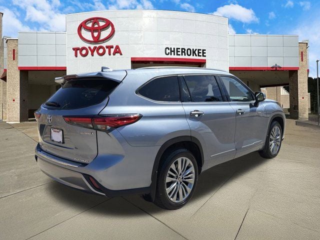 2021 Toyota Highlander Hybrid Platinum