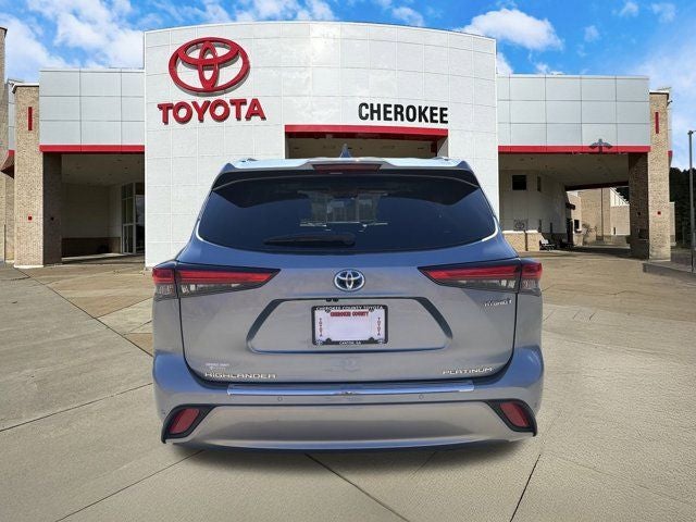 2021 Toyota Highlander Hybrid Platinum