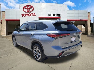 2021 Toyota Highlander Hybrid Platinum