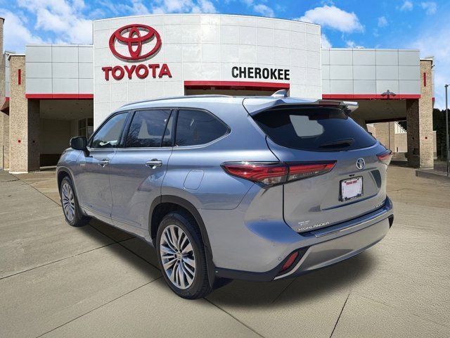2021 Toyota Highlander Hybrid Platinum