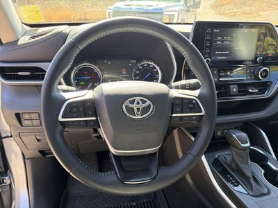 2022 Toyota Highlander Hybrid XLE
