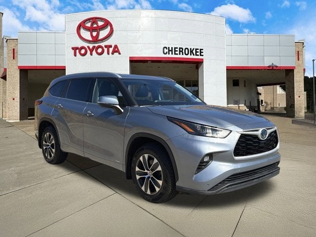 2022 Toyota Highlander Hybrid XLE