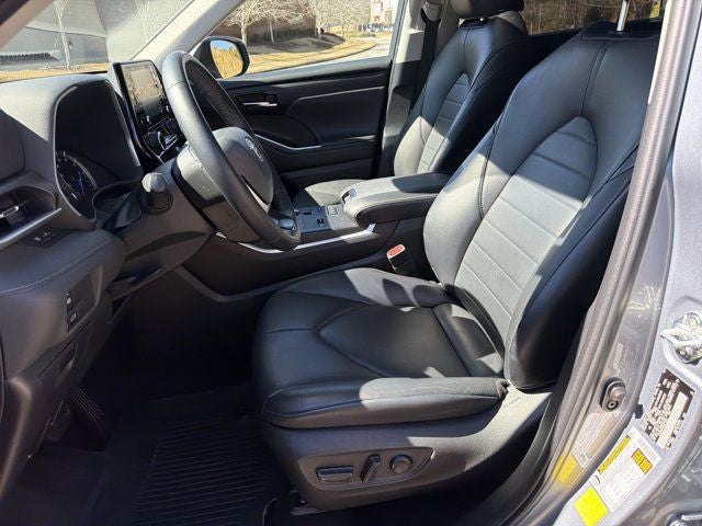 2022 Toyota Highlander Hybrid XLE