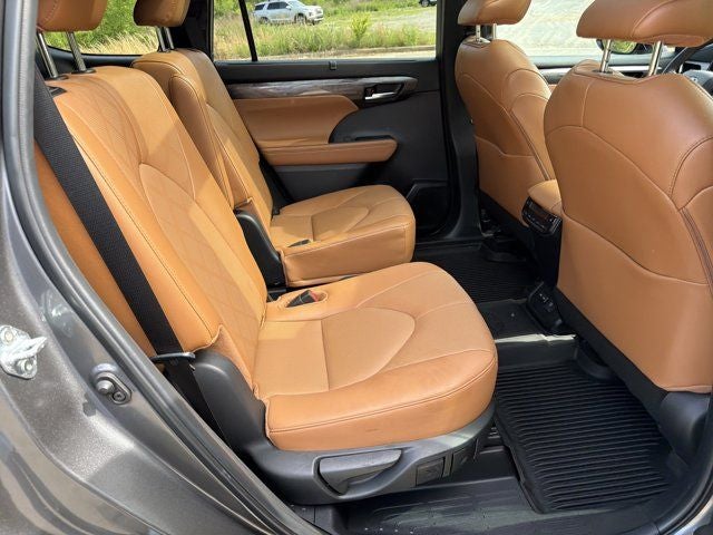 2024 Toyota Highlander Platinum