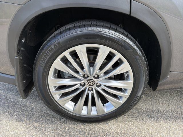 2024 Toyota Highlander Platinum