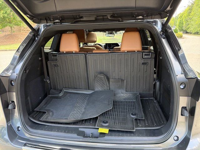 2024 Toyota Highlander Platinum